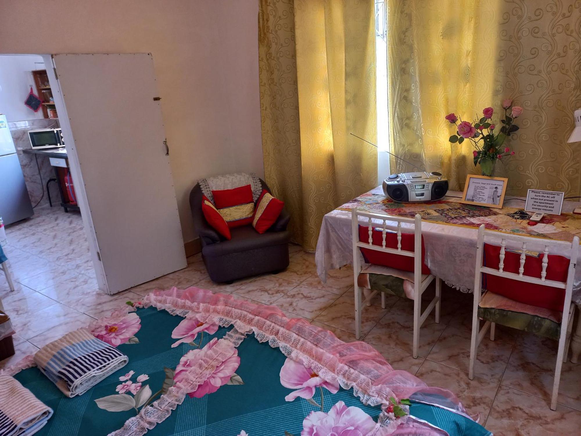Open Air Cafe & Apartments Порт-Луи Экстерьер фото